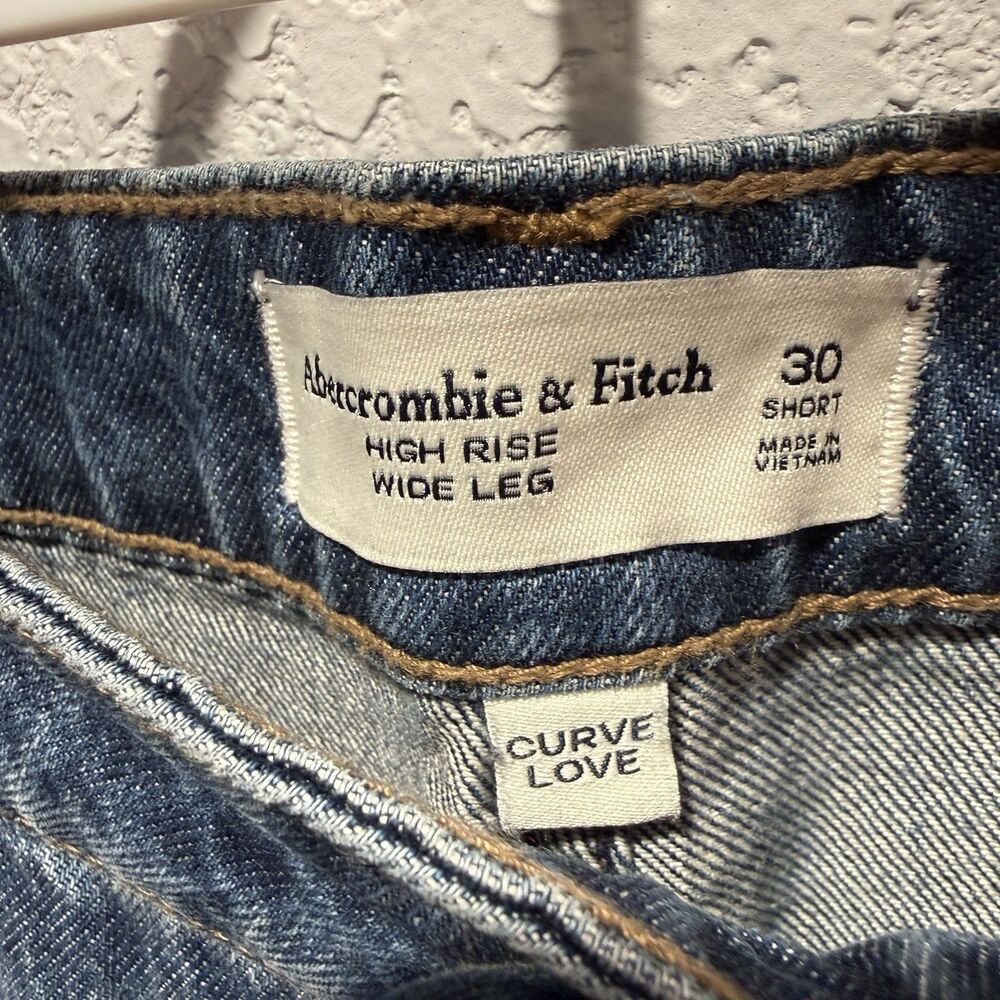 Abercrombie & Fitch Wide Leg Jeans in Medium Blue Denim - Picture 4 of 8